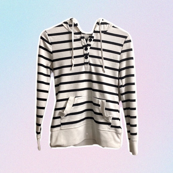 Amazon Tops - Black & White Striped Hoodie 🖤